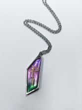 Load image into Gallery viewer, Metallic Ombre Flower Pendant Necklace
