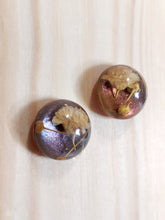 Load image into Gallery viewer, Baby&#39;s Breath Color-Shift Cat-Eye Post Stud Earrings
