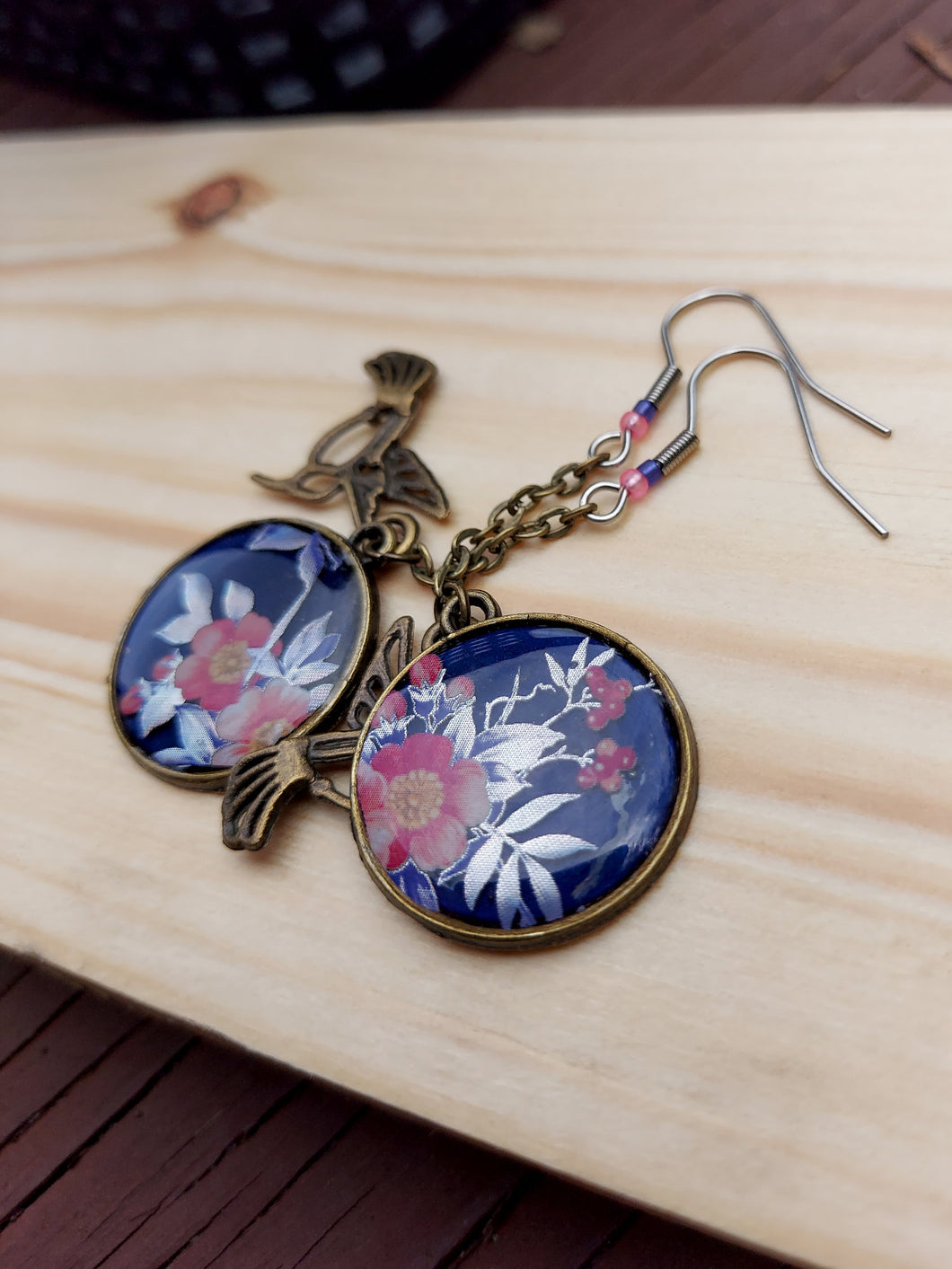 Round Mood Changing Tropical Flower & Hummingbird Charm Earrings