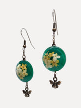 Load image into Gallery viewer, Round Viburnum Earrings With Bee Charm
