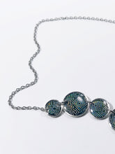 Load image into Gallery viewer, Mood Changing Silver Round Collar Necklace

